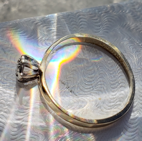 Vintage Stylecraft 10kt gold and diamond ring size 6 - Picture 6 of 16